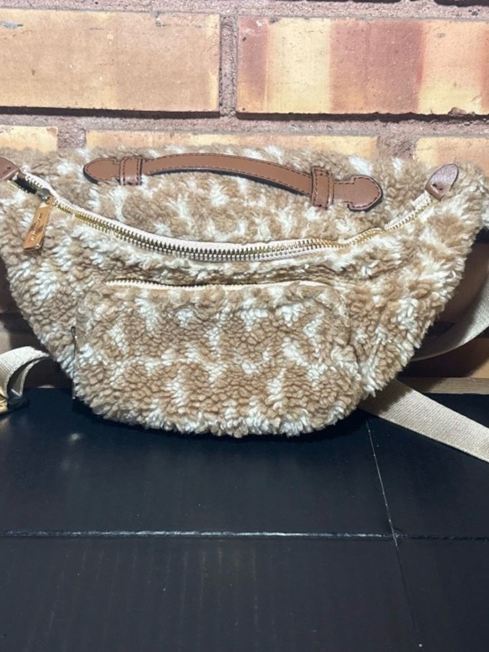 Michael Kors Erin Medium Waist Bag Fannypack Crème MK Multi Fur